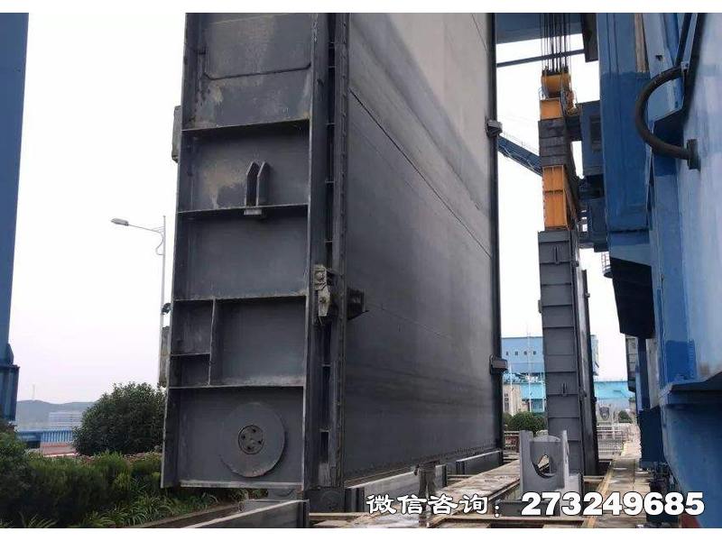 义乌大坝拦水闸门
